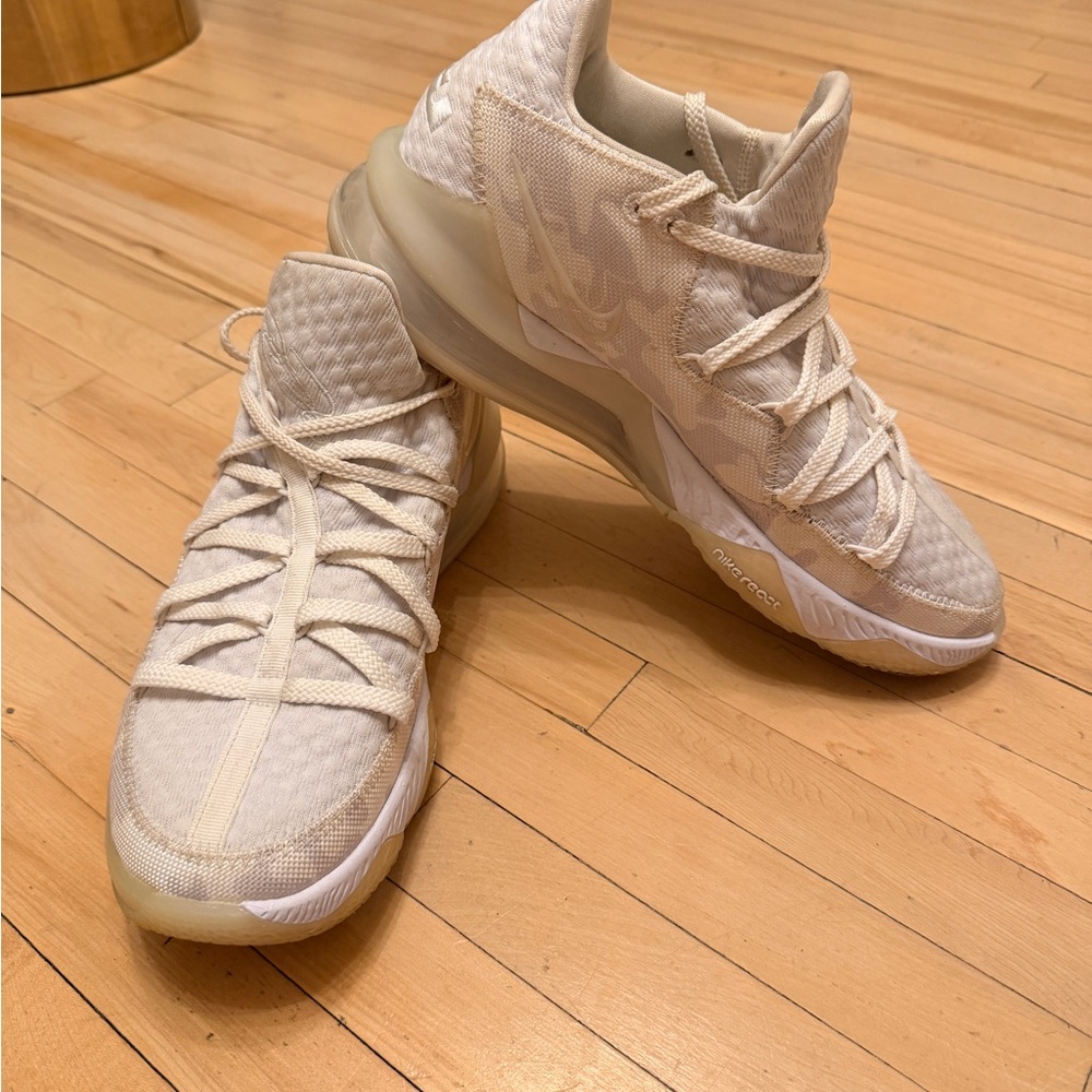Nike LeBron 17 low white camo